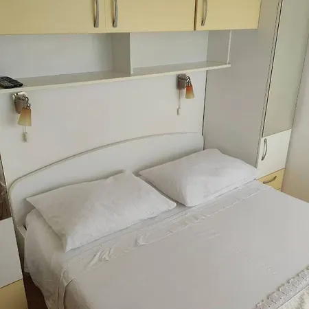 Apartment Apartman Petra *